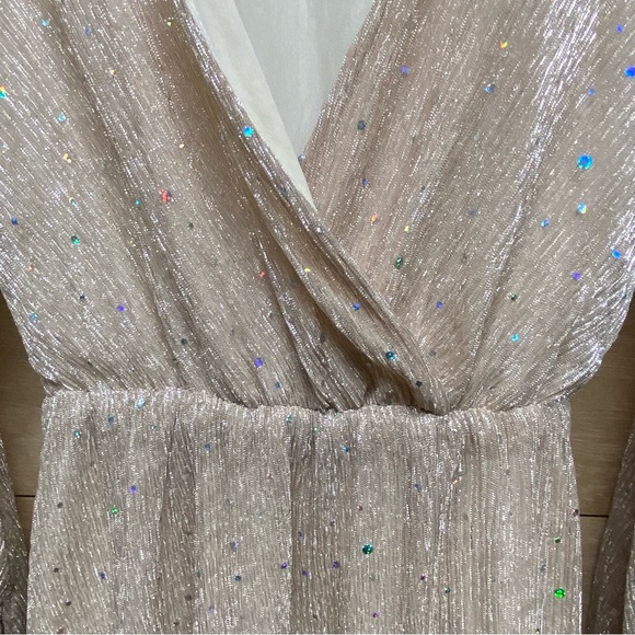 Baltic Born Abigail long sleeve sparkle gown in Champaign size x small - Picture 4 of 9